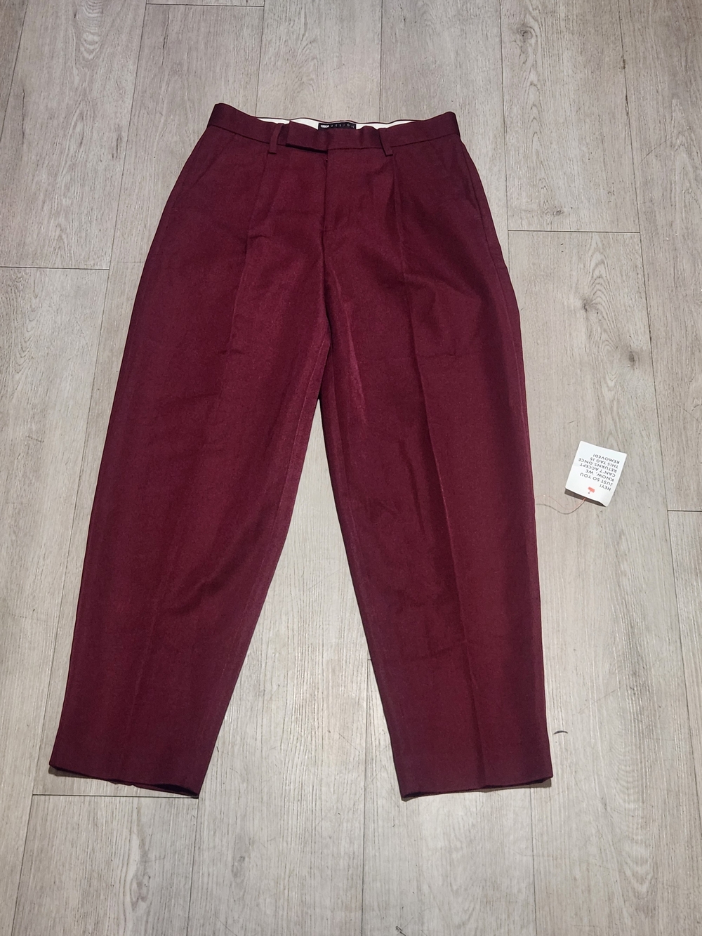 NWT ASOS DESIGN Burgundy Pleated Tapered Dress Pants W28 L30